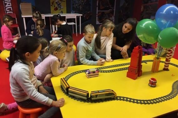 Gyerekzsúr - LEGO vonat