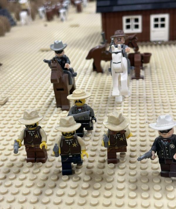 LEGO seriffek és lovasok