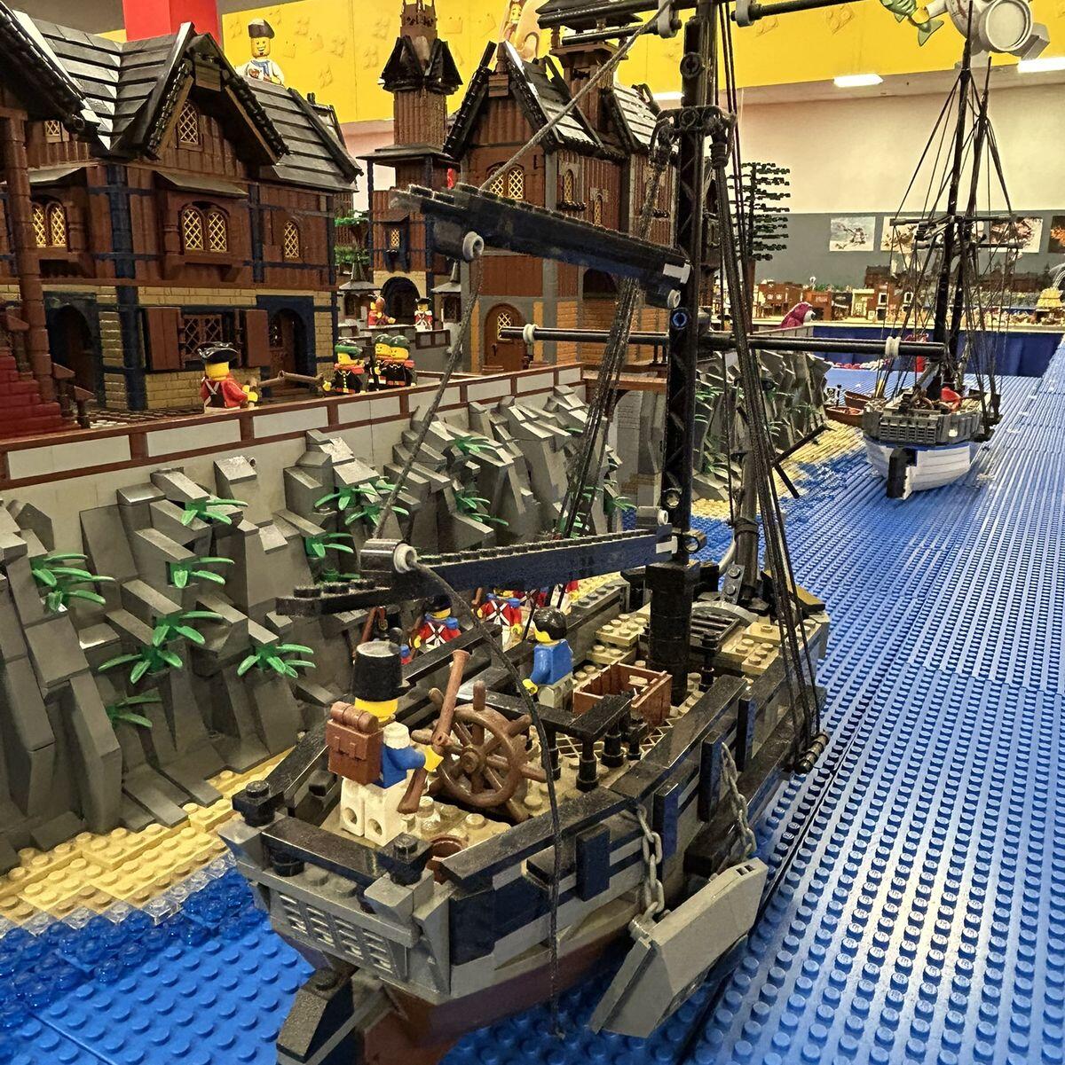 LEGO Kalóz kikötő a Campona KockaParkban