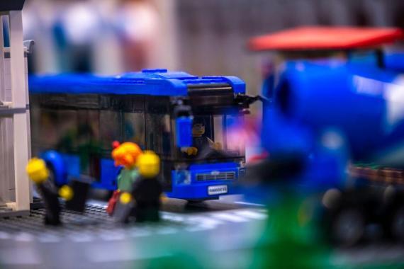 LEGO busz
