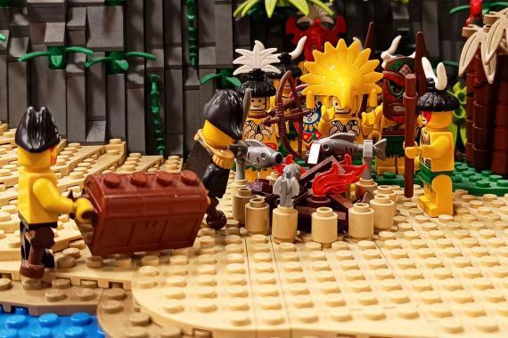 LEGO minifigurák kalózok és benszülöttek