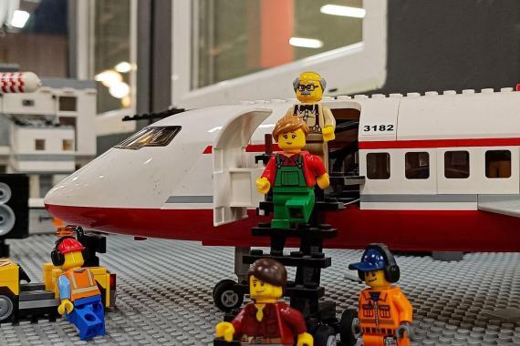 LEGO repülőtér minifigurák leszálláskor