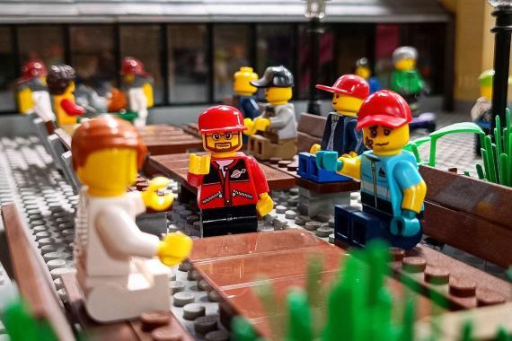 Lego Minifigures park