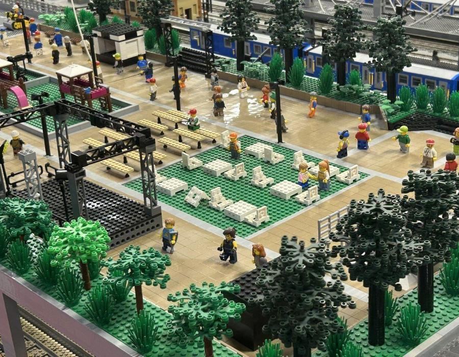 Nyugati pályaudvar park LEGO-ból