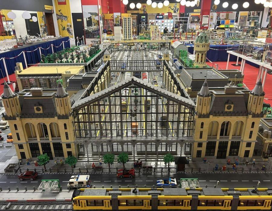 Nyugati pályaudvar LEGO-ból