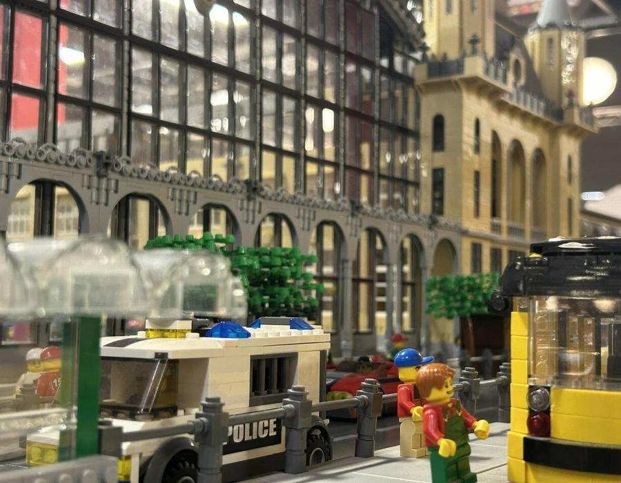 Nyugati pályaudvar villamos megálló LEGO-ból
