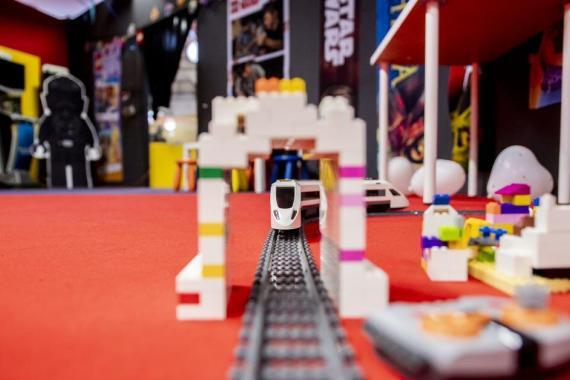 Gyerekzsúr vonatozás